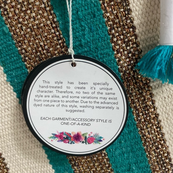 America & Beyond Clutch NWT - Picture 5 of 8